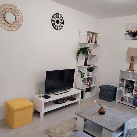 Cocooning House 204 Suite Green- Superb Studio Aeroport Paris Roissy Cdg, Parc Asterix, Chateau De Chantilly, Stade De France Survilliers Buitenkant foto
