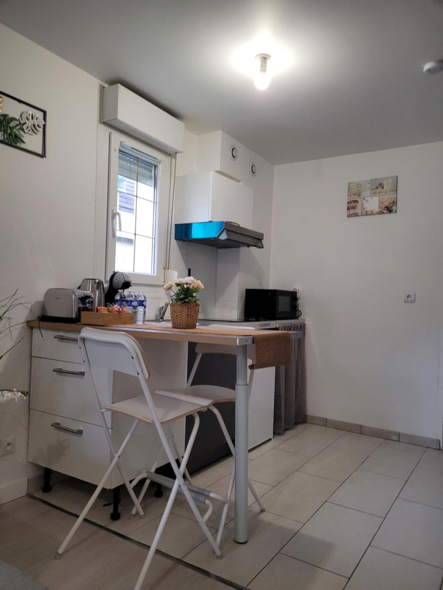 Cocooning House 204 Suite Green- Superb Studio Aeroport Paris Roissy Cdg, Parc Asterix, Chateau De Chantilly, Stade De France Survilliers Buitenkant foto