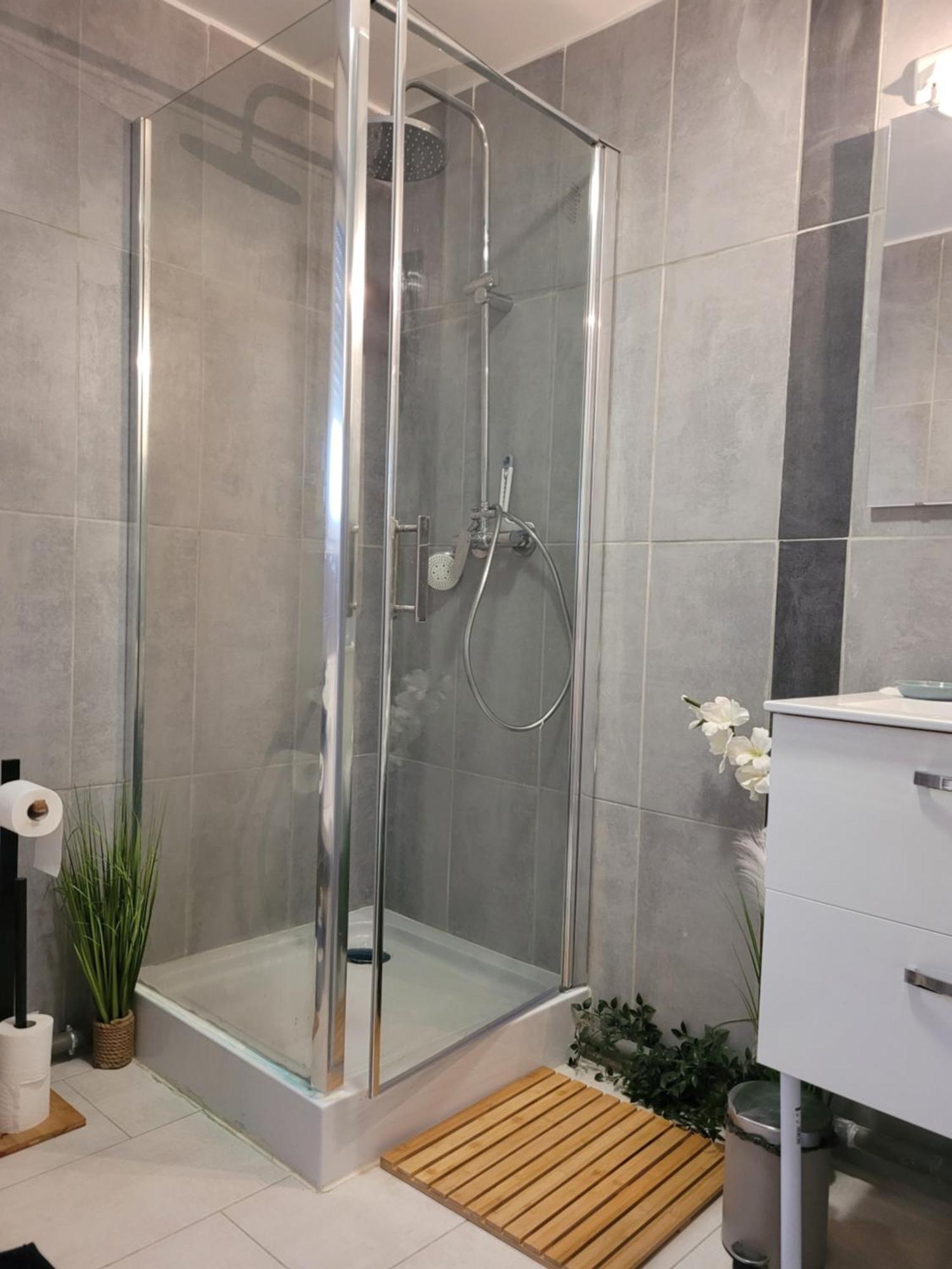 Cocooning House 204 Suite Green- Superb Studio Aeroport Paris Roissy Cdg, Parc Asterix, Chateau De Chantilly, Stade De France Survilliers Buitenkant foto