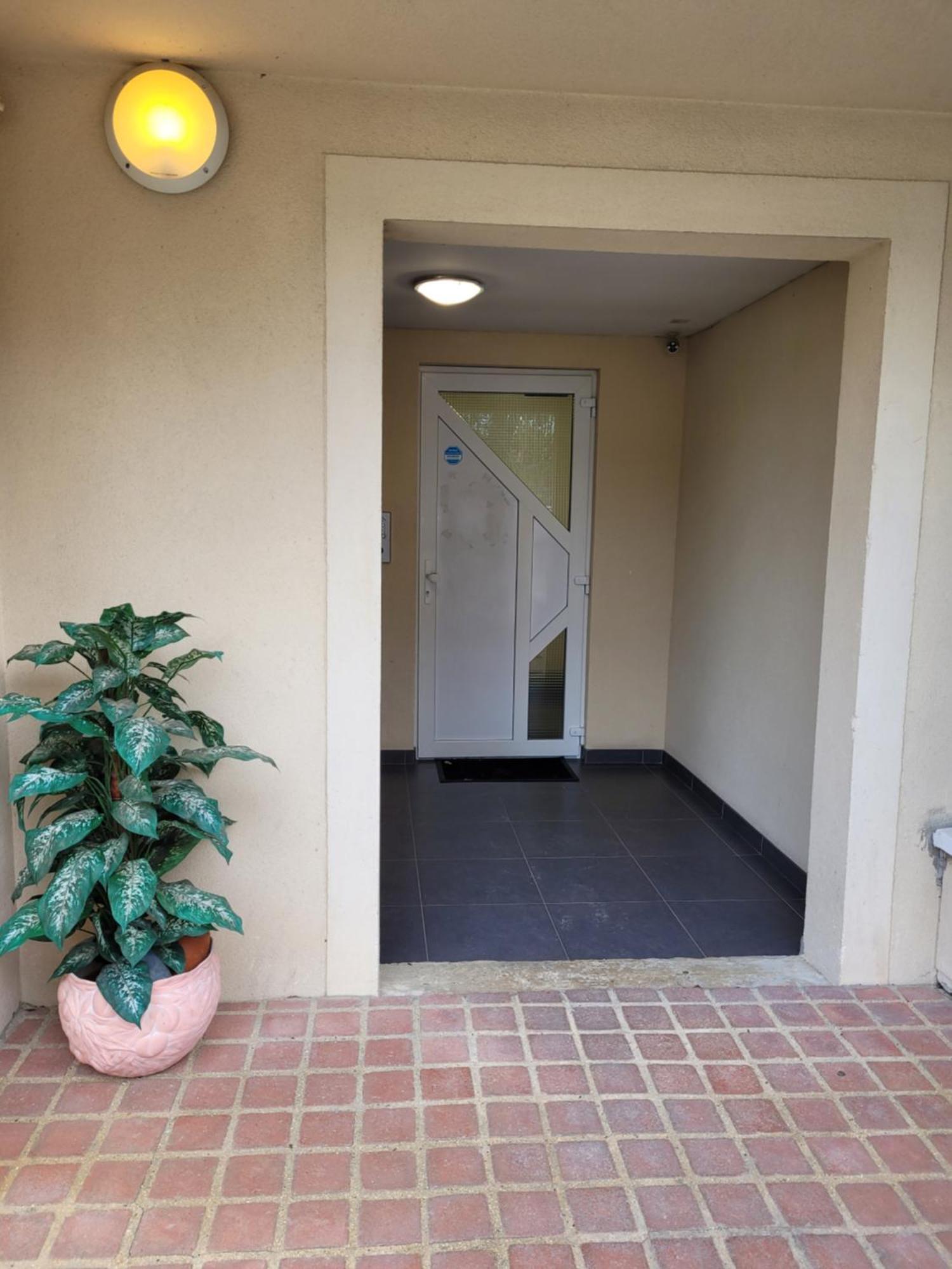 Cocooning House 204 Suite Green- Superb Studio Aeroport Paris Roissy Cdg, Parc Asterix, Chateau De Chantilly, Stade De France Survilliers Buitenkant foto